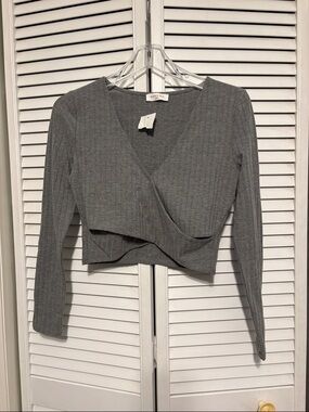 Sophie Rue Gray Ribbed Wrap Long Sleeve Crop Top Size S NWT